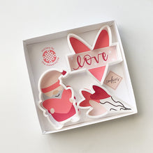 Load image into Gallery viewer, Valentine’s Gnome: by Cookies by Em
